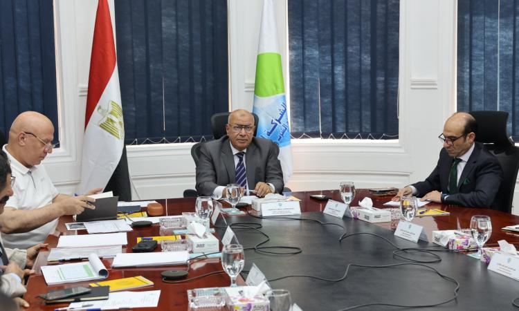 رئيس “القابضة للمياه” يتابع مشروعات “حياة كريمة” وتعزيز كفاءة التشغيل