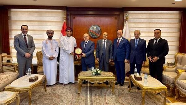 رئيس النيابة الإدارية يستقبل وفدًا من الرقابة الإدارية والمالية بعمان