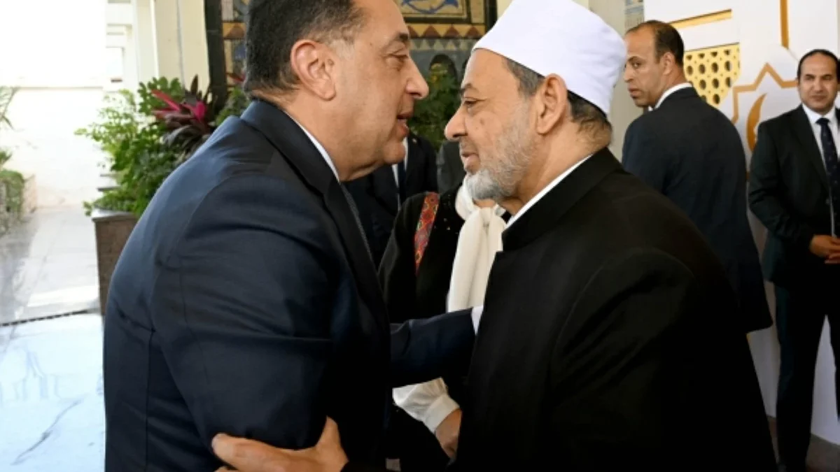رئيس الوزراء يهنئ شيخ الأزهر بمناسبة العام الهجرى الجديد
