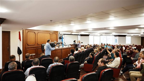 رئيس حماية المستهلك يعقد لقاءً موسعًا مع الغرفة التجارية بدمياط لضبط الأسواق