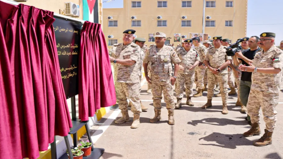 رئيس هيئة الأركان المشتركة يفتتح مباني كتيبة الحرس الملكي الآلية/ 6 في موقعها الجديد