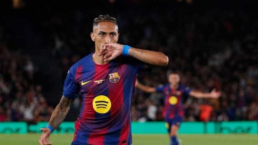 رافينيا يحدد موقفه من الرحيل عن برشلونة
