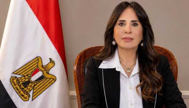 راندة المنشاوي تؤكد الإسراع في إنهاء ملفات التقنين بالعبور الجديدة والشروق