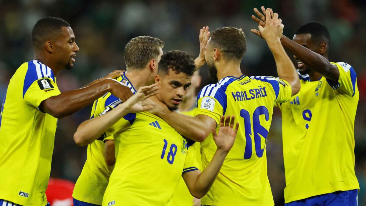 رفض الاحتفال.. من هو ياسين العياري التونسي ـ السويدي الذي هزّ شباك منتخب بلاده؟