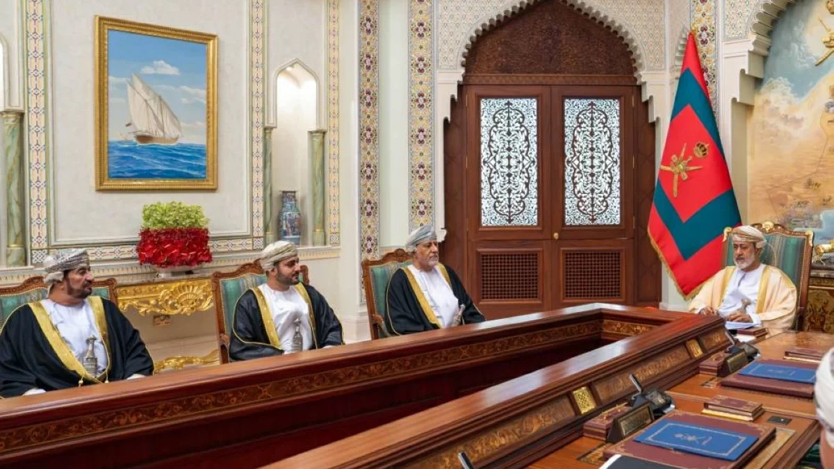 سلطان عمان يُوجه بإضافة 11 مقعداً للمرأة في «الشورى»