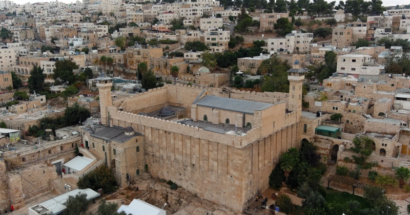 سموتريتش يجرّد الفلسطينيين من صلاحيات إدارة الحرم الإبراهيمي في الخليل