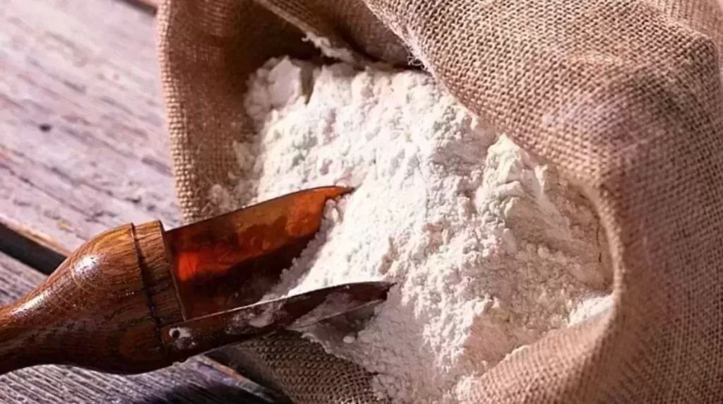 شرطة التموين تضبط 8 أطنان دقيق أبيض وبلدي مدعم