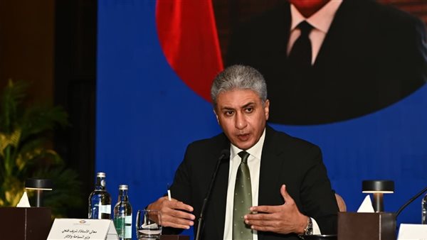 شريف فتحي: إطلاق برامج تحفيزية للحفاظ على معدلات الحركة السياحية