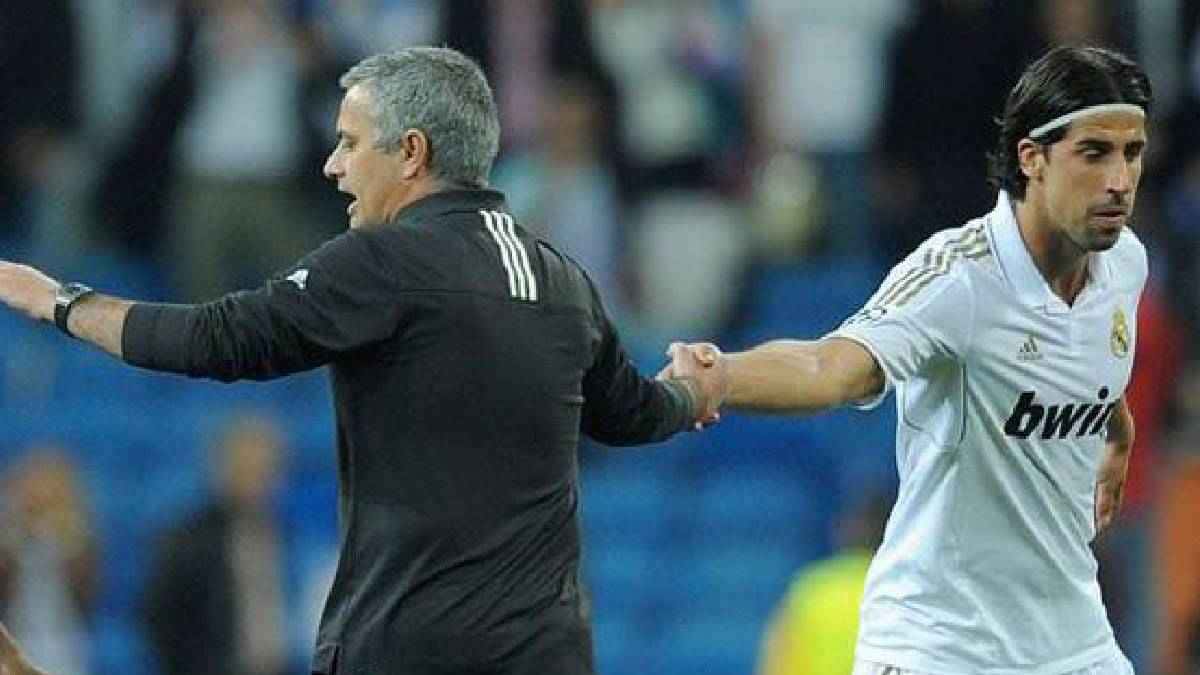 شقيقه يلعب لمنتخب تونس.. من هو “الأسطورة” الذي يساعد مورينيو في ريال مدريد؟
