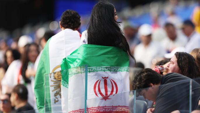 صراع علمَي إيران.. رسالة سياسية تتصدر المشهد في كأس العالم