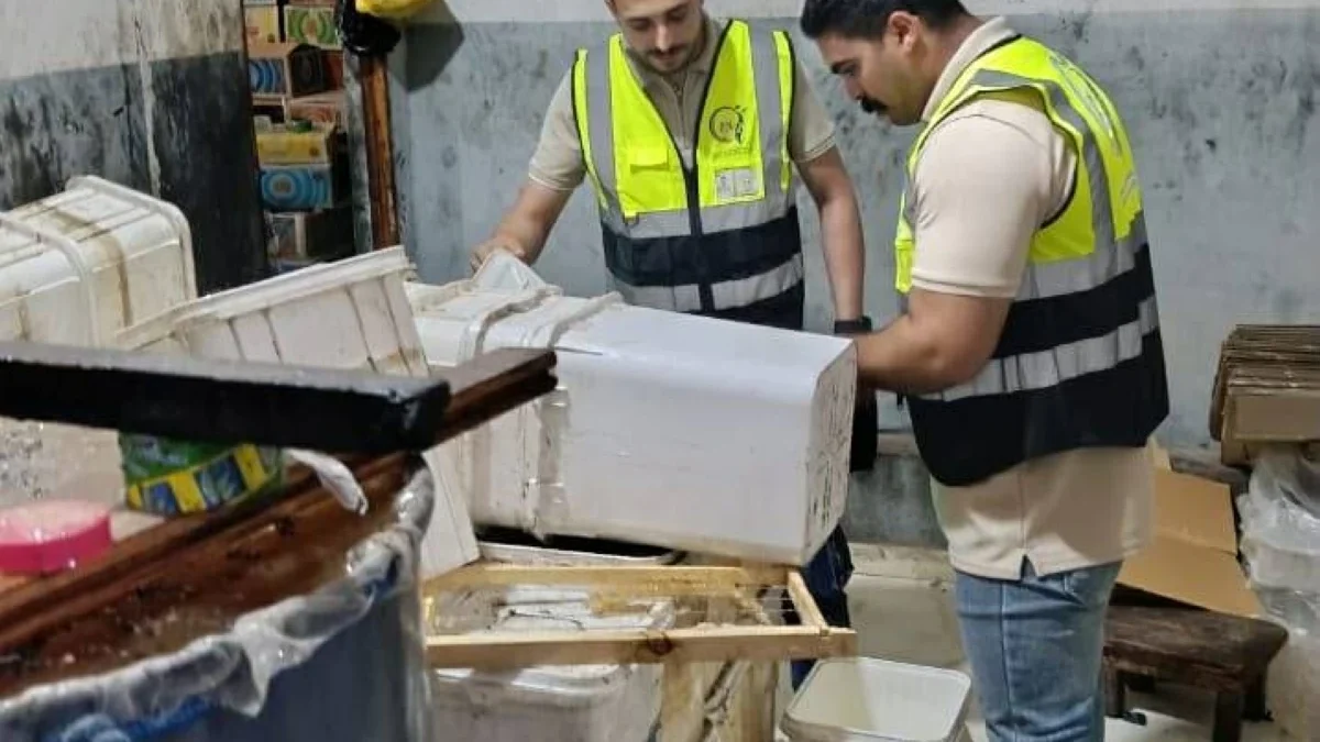 ضبط 9 أطنان عسل أبيض داخل مصنع غير مرخص في الغربية