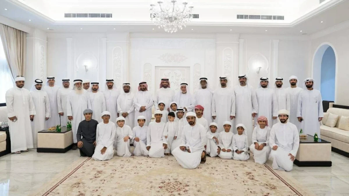 طالب بن صقر يحضر مأدبة أقامها وليد الشحي