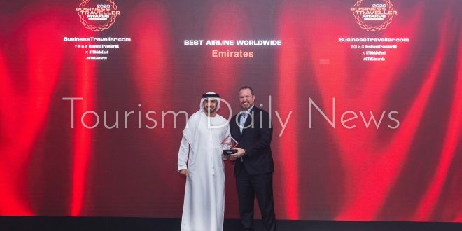 “طيران الإمارات” تحصد لقب أفضل ناقلة جوية بالعالم ضمن جوائز “بيزنس ترافلر”