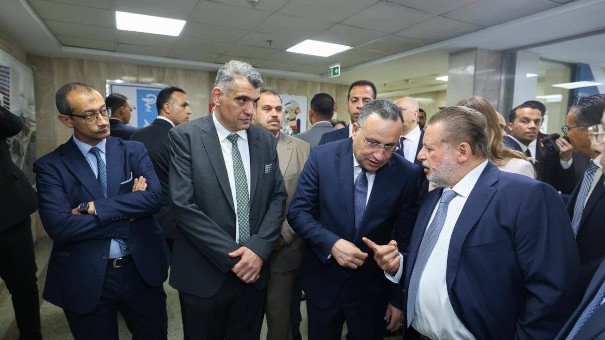 عبدااله وقنصوه يفتتاحان عددًا من المشروعات والوحدات الطبية بالمعهد القومي للأورام