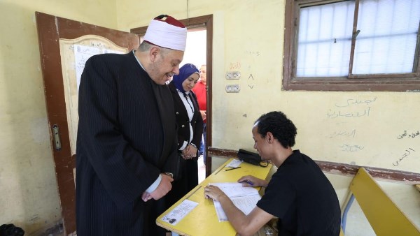 غدا.. طلاب الثانوية الأزهرية في اختبار صعب أمام الكيمياء