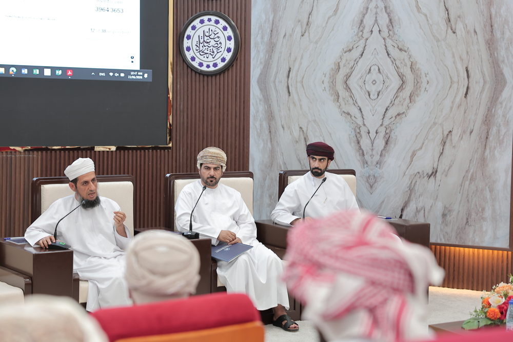 غرفة تجارة وصناعة عُمان بالظاهرة تناقش تحديات القطاع اللوجستي بالمحافظة
