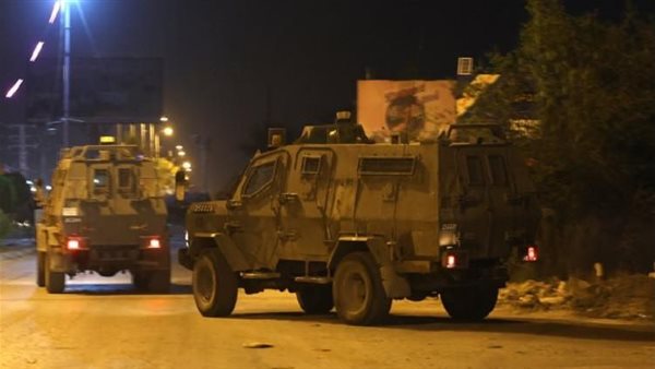 فلسطين.. قوات الاحتلال تداهم منزلين خلال اقتحام بلدة صيدا شمال طولكرم