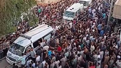 في طريقهم إلى حفل زفاف.. تشييع 6 من ضحايا سقوط سيارة بترعة المريوطية بالجيزة