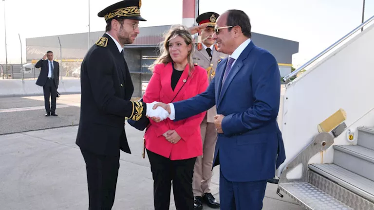 فيديو يوثق لحظة وصول الرئيس السيسي إلى فرنسا للمشاركة في قمة G7