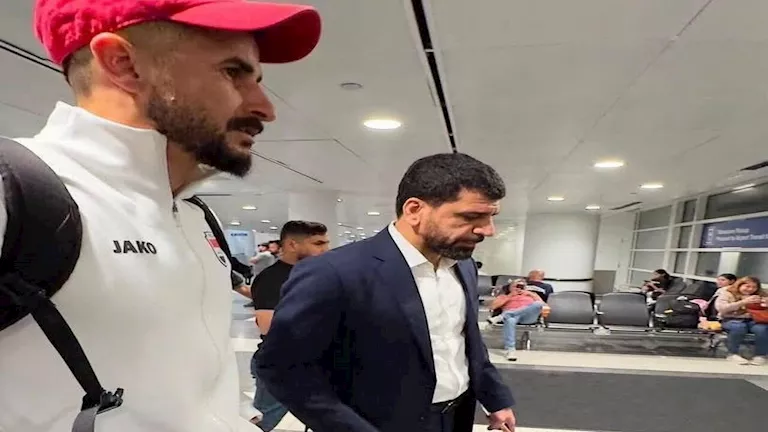 قائد منتخب العراق يحتجز في مطار شيكاغو لمدة 7 ساعات قبل انطلاق البطولة الدولية