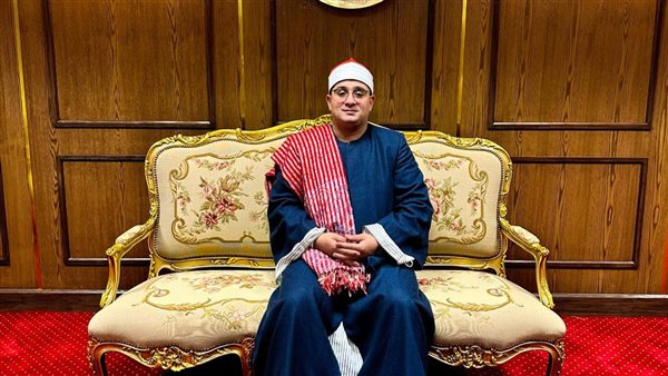 قارئ صغير يبهر الشيخ محمود الشحات أنور بتلاوة القرآن (فيديو)