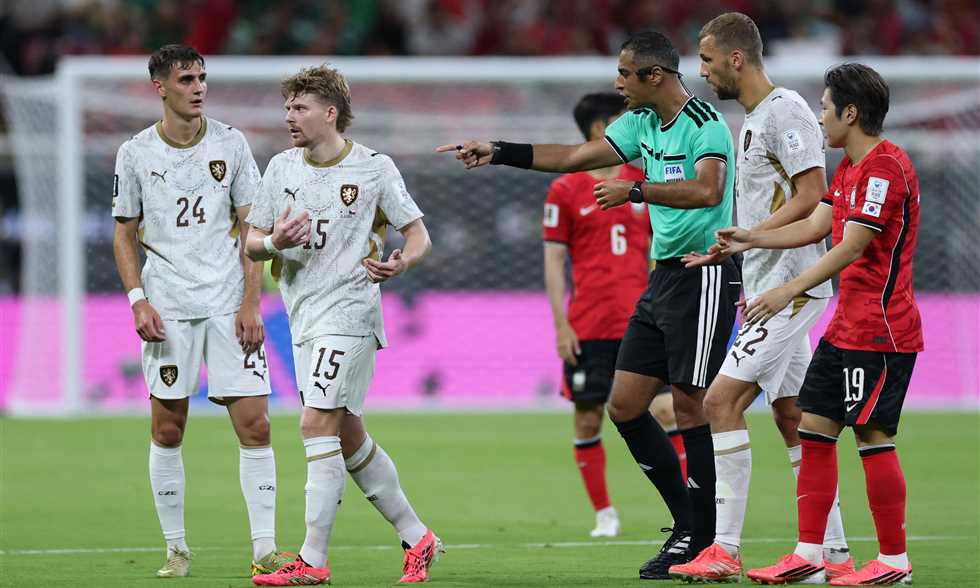 كأس العالم – أمين عمر حكما لمباراة الأرجنتين ضد النمسا