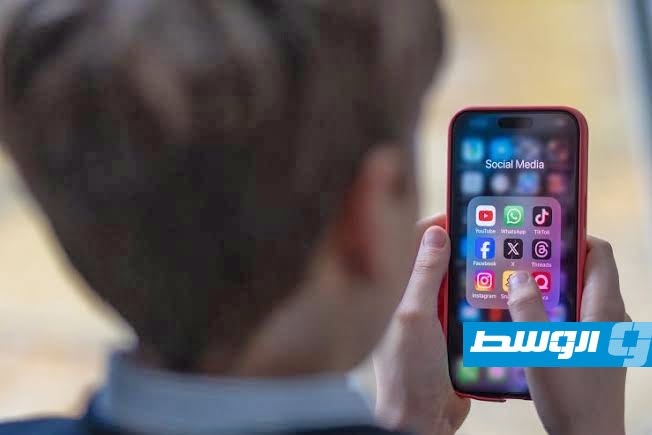 «لحماية الأطفال».. بريطانيا تعتزم حظر الشبكات الاجتماعية على القُصَّر دون الـ16