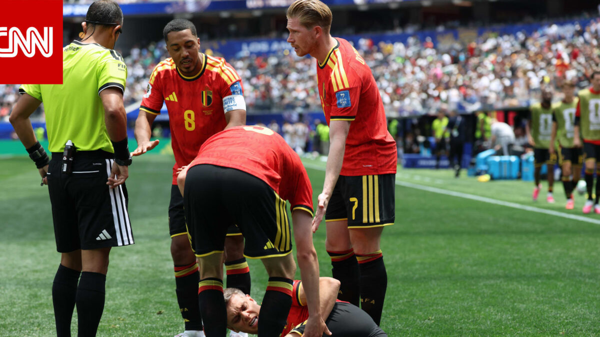 لقطة مونديالية.. أطباء يتراجعون عن إسعاف لاعب بلجيكا داخل الملعب لهذا السبب