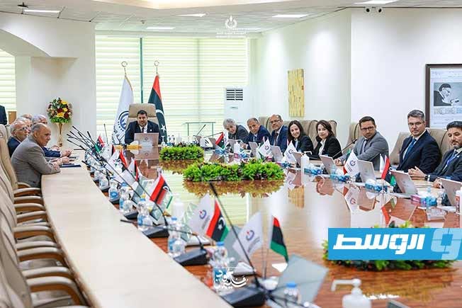 «مؤسسة النفط» توقّع 3 اتفاقيات لمقاسمة الإنتاج مع شركات عالمية