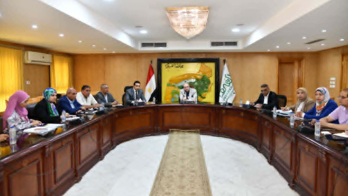 محافظ الفيوم يتابع مشروعات القرض الأوروبي.. ويوجه بسرعة إنهاء التسليم الابتدائي بنهاية مارس 2027