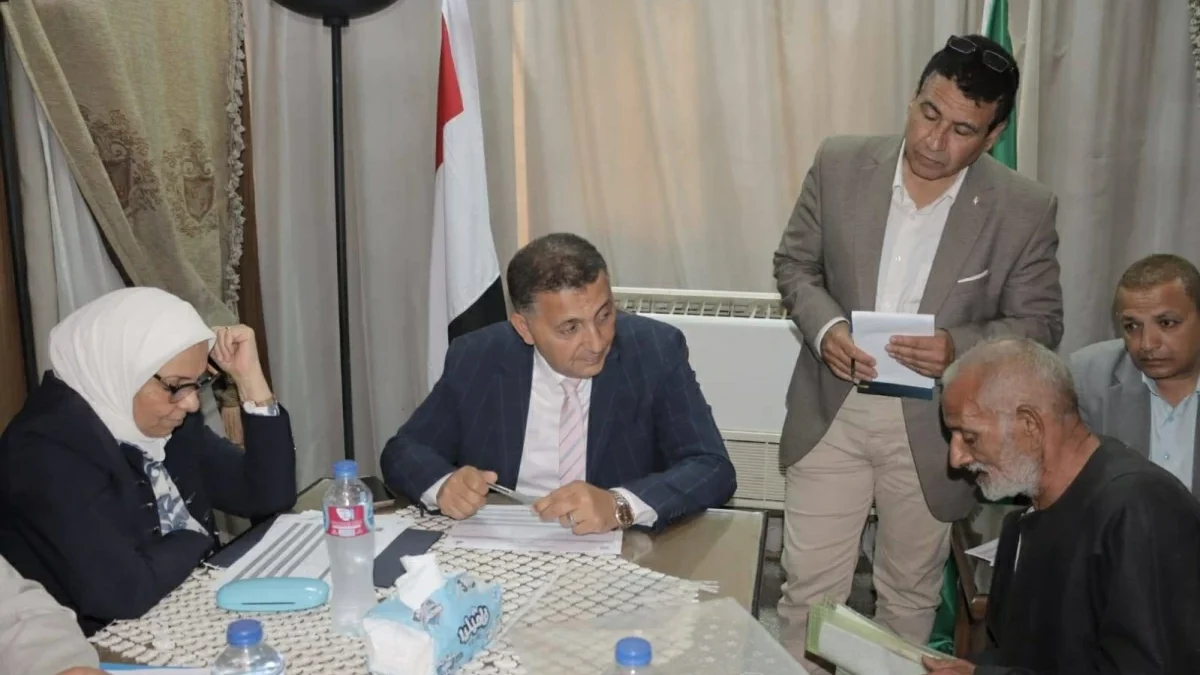 محافظ القليوبية يناقش طلبات المواطنين في اللقاء الجماهيري بمدينة الخانكة