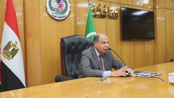 محافظ المنيا يوجه بحلول فورية لعدد من المطالب الخدمية والإنسانية