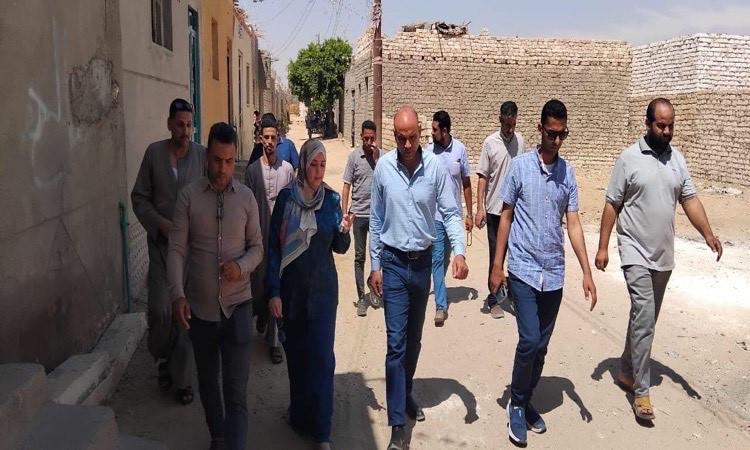 محافظ المنيا يوجه برفع كفاءة وتأهيل 100 منزل بقرى الظهير الصحراوي في سمالوط