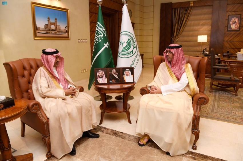 محافظ جدة يطلع على مبادرات الصندوق الزراعي