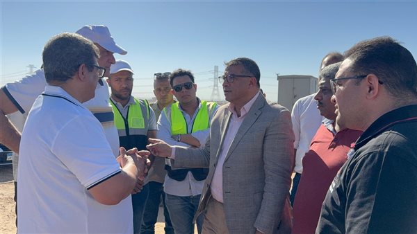محافظ قنا يتفقد مشروع استصلاح واستزراع 390 فدانًا لإنتاج الأعلاف والسيلاج ودعم الثروة الحيوانية