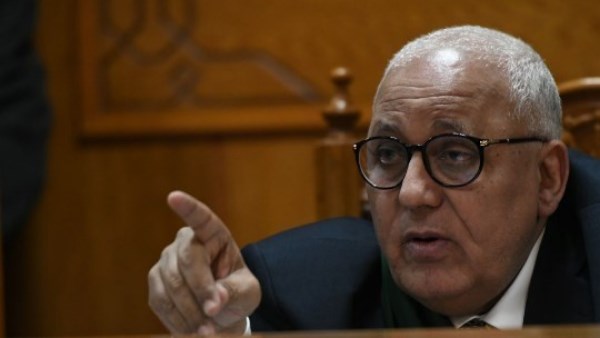 محاكمة 12 متهما وإعادة إجراءات 3 آخرين في أحداث المنصة.. اليوم