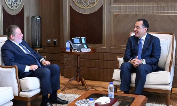 “مدبولي” يتابع محافظ البنك المركزي جهود التنسيق بين السياسات المالية والنقدية