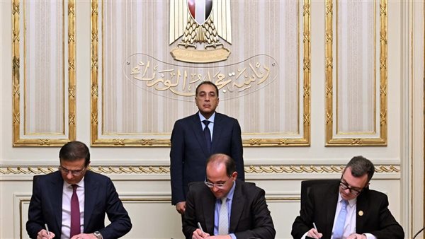 مدبولي يشهد توقيع اتفاقيتين لفض تشابكات مالية تاريخية بـ 196 مليار جنيه