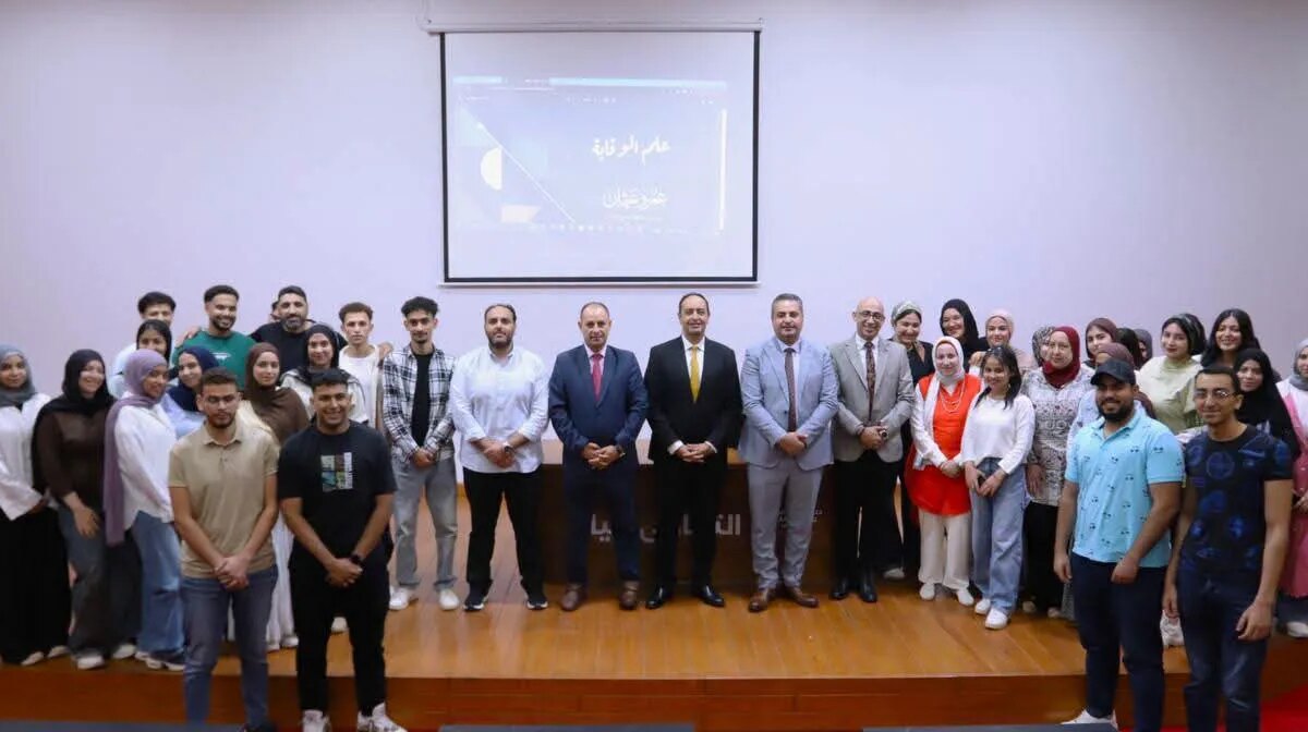 مدير صندوق مكافحة الإدمان يلتقي طلاب الفرقة الأولى الملتحقين بأول ليسانس