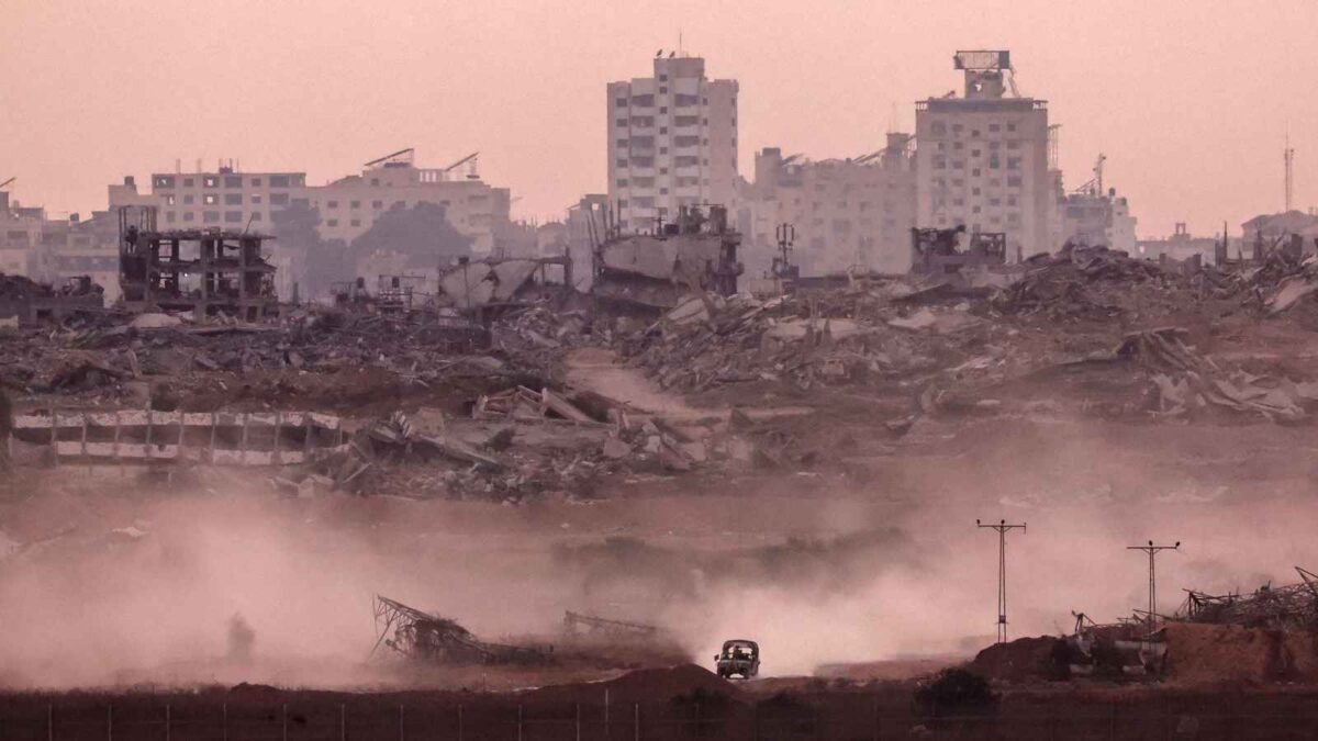 مشيعون يقدمون التعازي في استشهاد ناشطة بيئية لبنانية بعد غارة إسرائيلية
