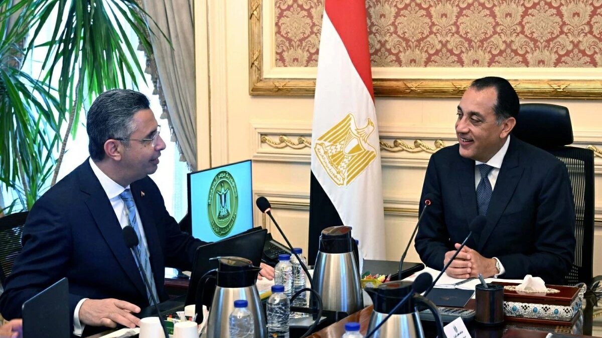 من أصحاب السيارات الحديثة إلى المتهربين ضريبيًا.. 9 فئات خارج الدعم النقدي للتموين