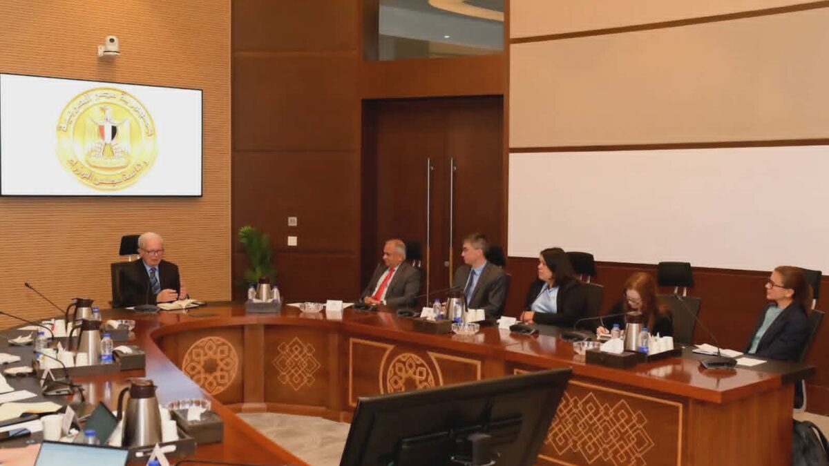 نائب رئيس الوزراء للشئون الاقتصادية يبحث مع وفد البنك الدولي تعزيز التعاون المشترك