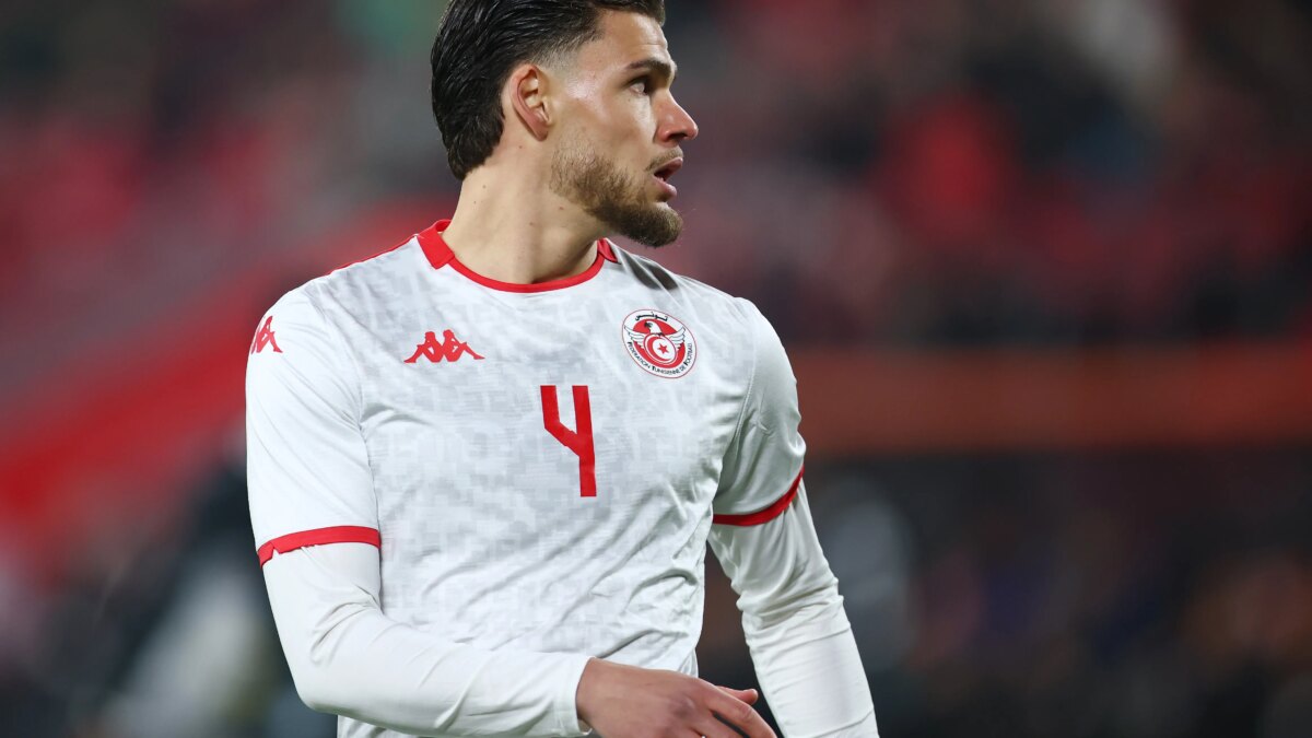 نجم منتخب تونس: علينا النظر لأنفسنا في المرآة بعد فضيحة السويد