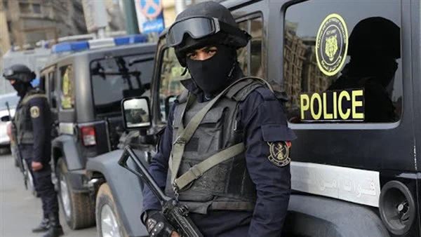 “نشرة منتصف اليوم”.. ضبط عامل تحرش بسيدة داخل “ميكروباص” ومنادي سيارات تعدى على سائق
