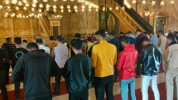 هل يجوز قطع الصلاة بسبب أمر مهم وضروري؟ دار الإفتاء تجيب