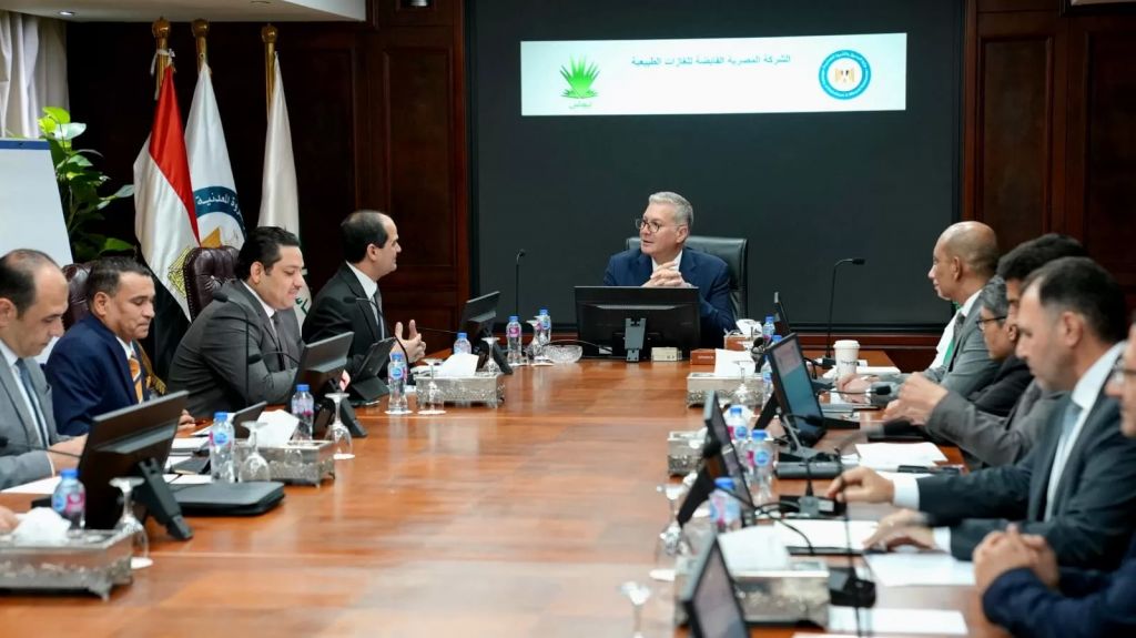 وزير البترول يُتابع خطط تنفيذ المشروعات الاستراتيجية الجارية بصناعة الغاز الطبيعي