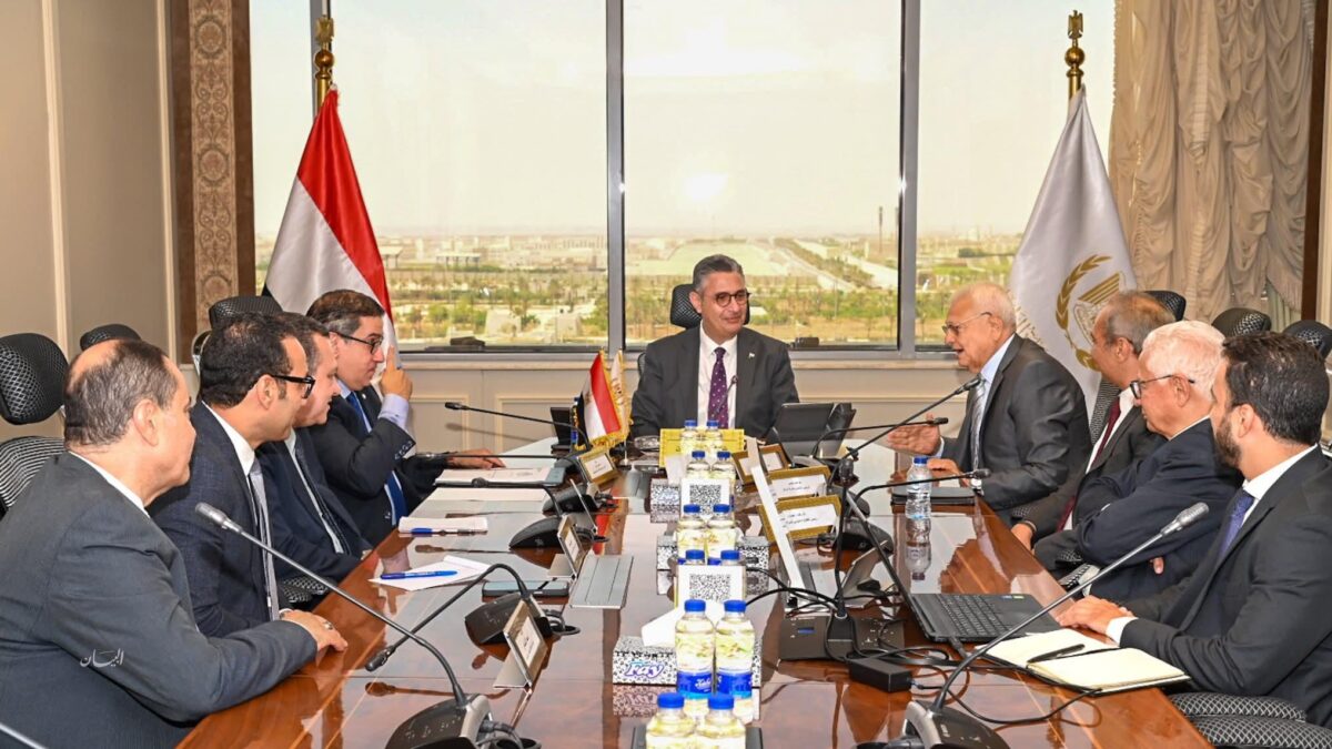 وزير التموين يبحث الرؤى المقترحة لتطوير منظومة الدعم وآليات تطبيق الدعم النقدي