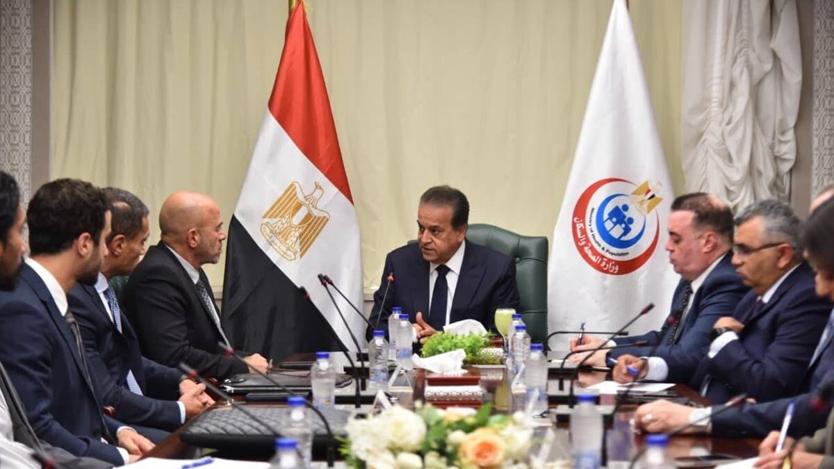 وزير الصحة يتابع تنفيذ مشروع «مدينة المستشفيات والمعاهد التعليمية»