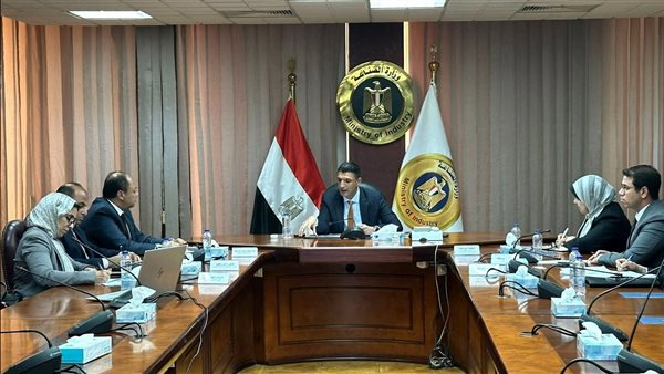 وزير الصناعة يبحث مع رئيس «تنمية الصعيد» تعزيز التعاون في إقامة المشروعات الصناعية بالصعيد