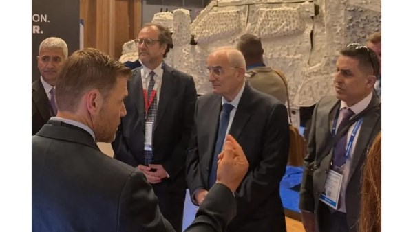 وزير دفاع لبنان يزور فرنسا للمشاركة في معرض “يوروساتوري 2026” وبحث تعزيز التعاون العسكري